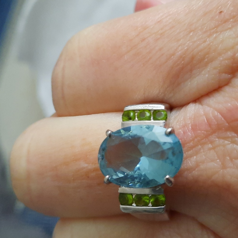 Ring - Picture 4 of 4